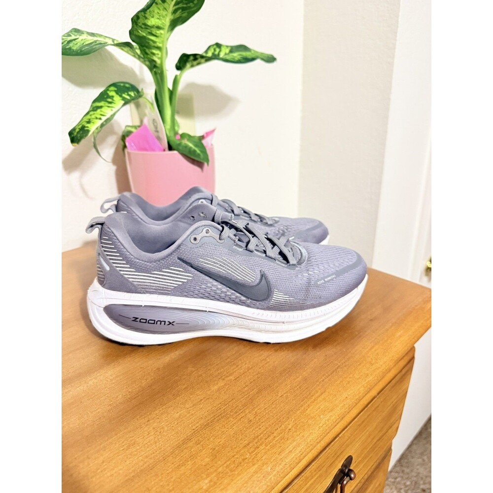 Nike Vomero 18 running shoes Women’s size 7.5